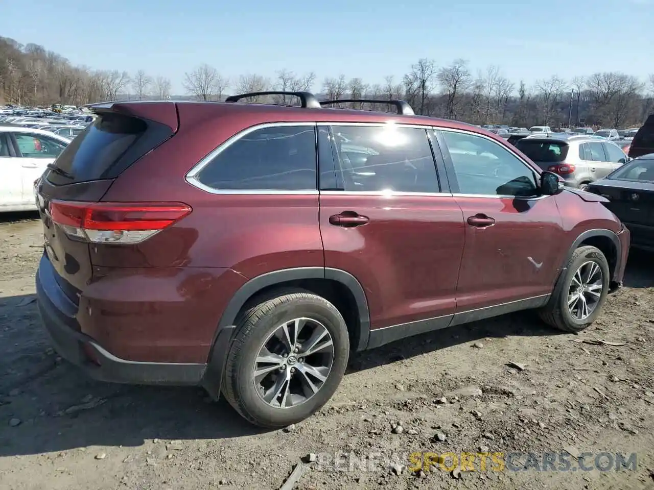 3 Photograph of a damaged car 5TDBZRFH2KS927663 TOYOTA HIGHLANDER 2019