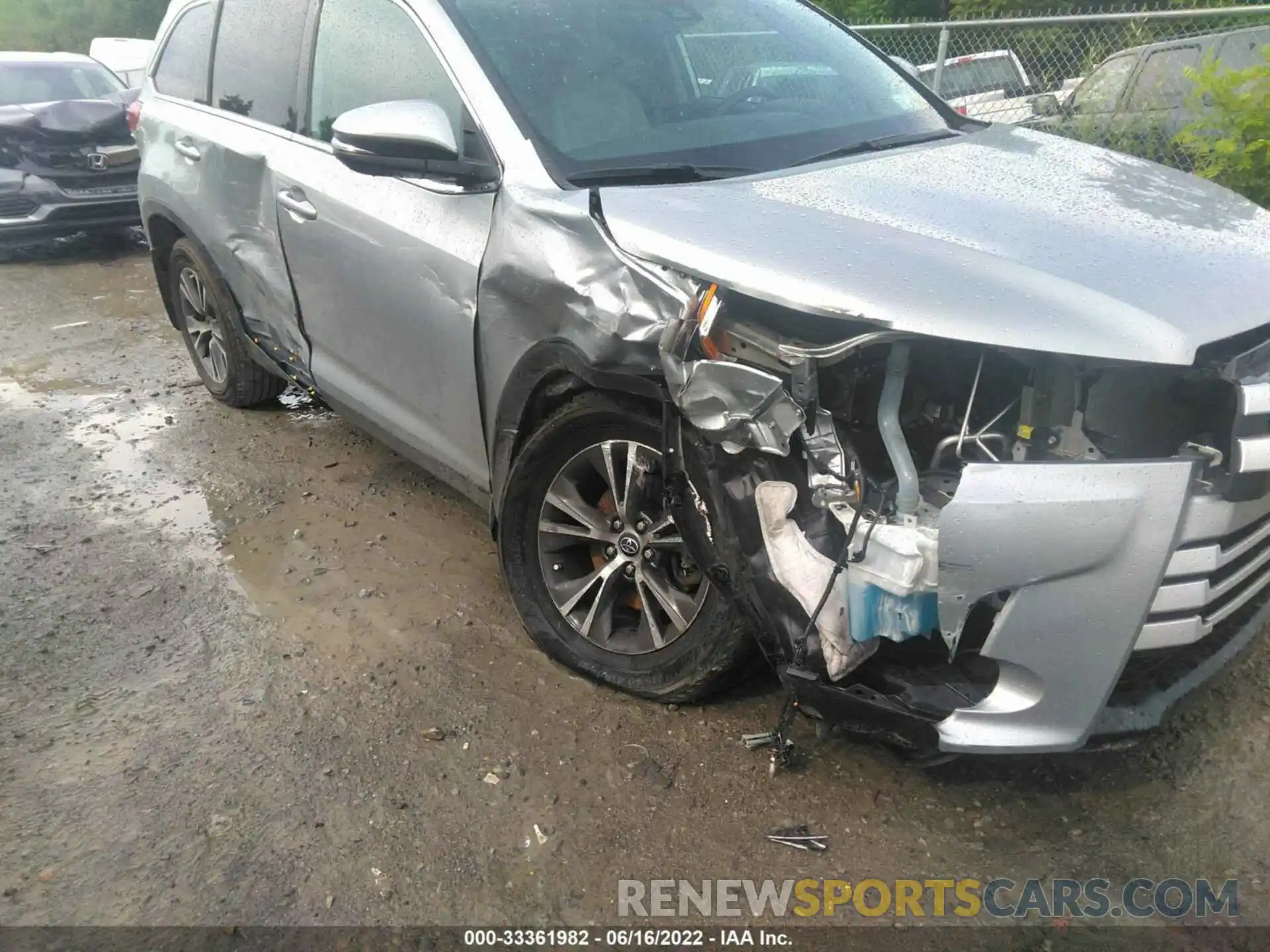 6 Photograph of a damaged car 5TDBZRFH2KS931602 TOYOTA HIGHLANDER 2019