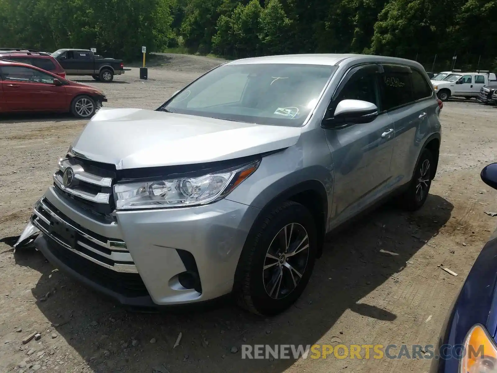 2 Photograph of a damaged car 5TDBZRFH2KS932572 TOYOTA HIGHLANDER 2019