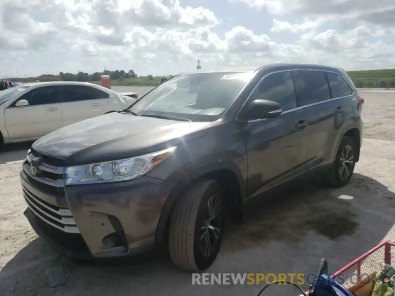 2 Photograph of a damaged car 5TDBZRFH2KS936623 TOYOTA HIGHLANDER 2019