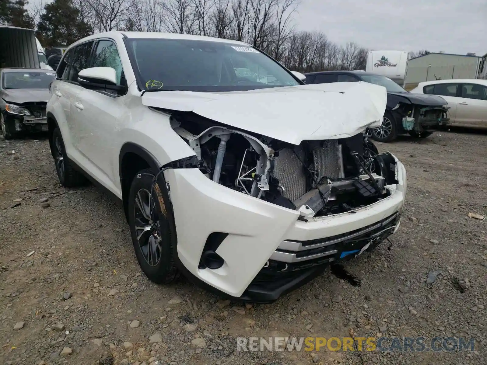 1 Photograph of a damaged car 5TDBZRFH2KS942616 TOYOTA HIGHLANDER 2019