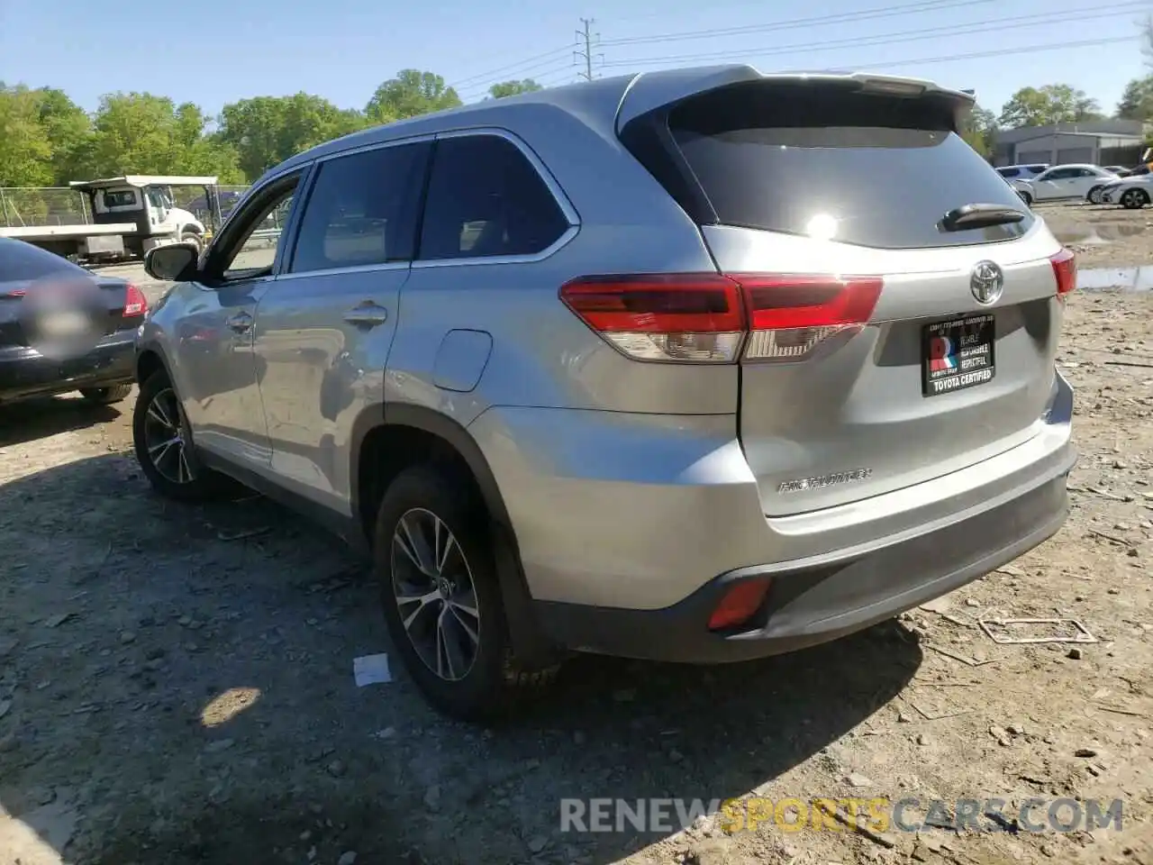 3 Photograph of a damaged car 5TDBZRFH2KS944303 TOYOTA HIGHLANDER 2019