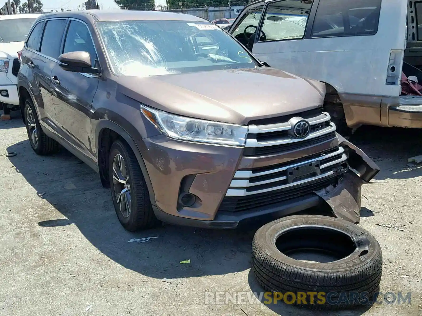 1 Photograph of a damaged car 5TDBZRFH2KS945239 TOYOTA HIGHLANDER 2019