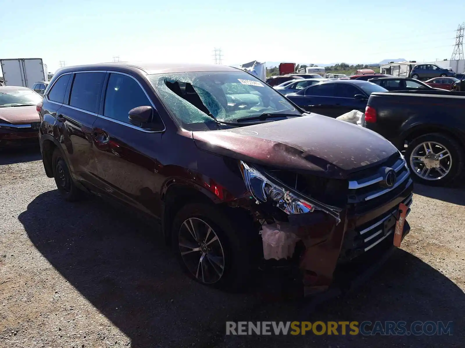 1 Photograph of a damaged car 5TDBZRFH2KS945662 TOYOTA HIGHLANDER 2019