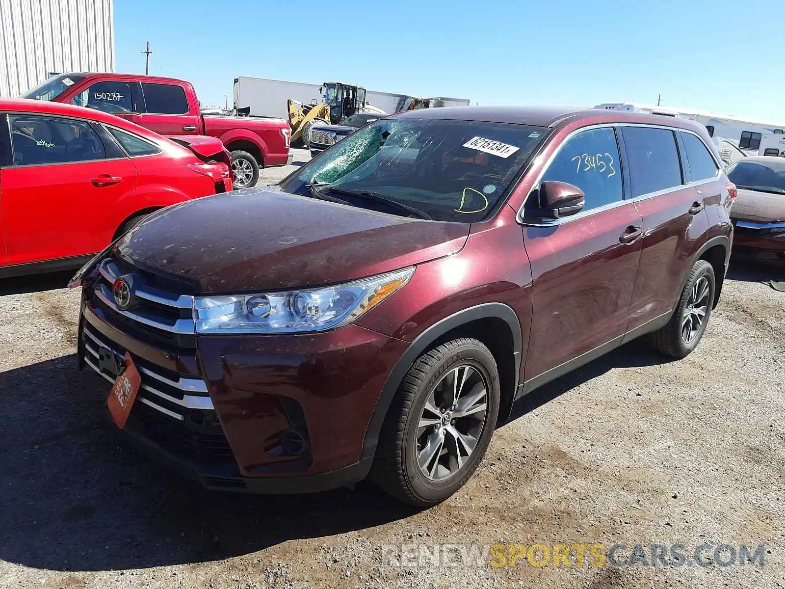 2 Photograph of a damaged car 5TDBZRFH2KS945662 TOYOTA HIGHLANDER 2019