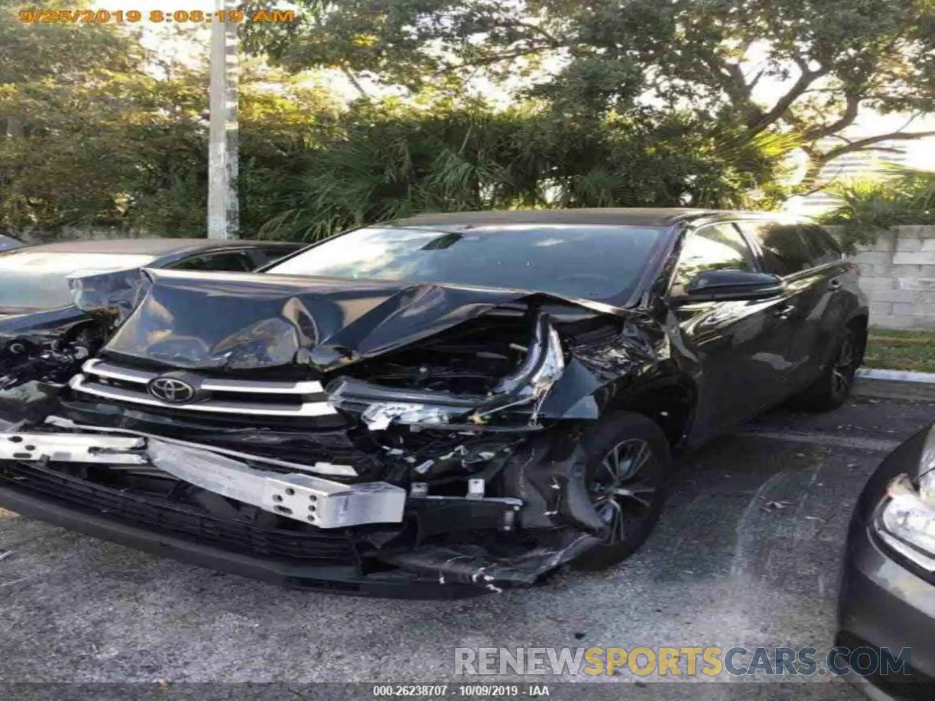 14 Photograph of a damaged car 5TDBZRFH2KS946228 TOYOTA HIGHLANDER 2019