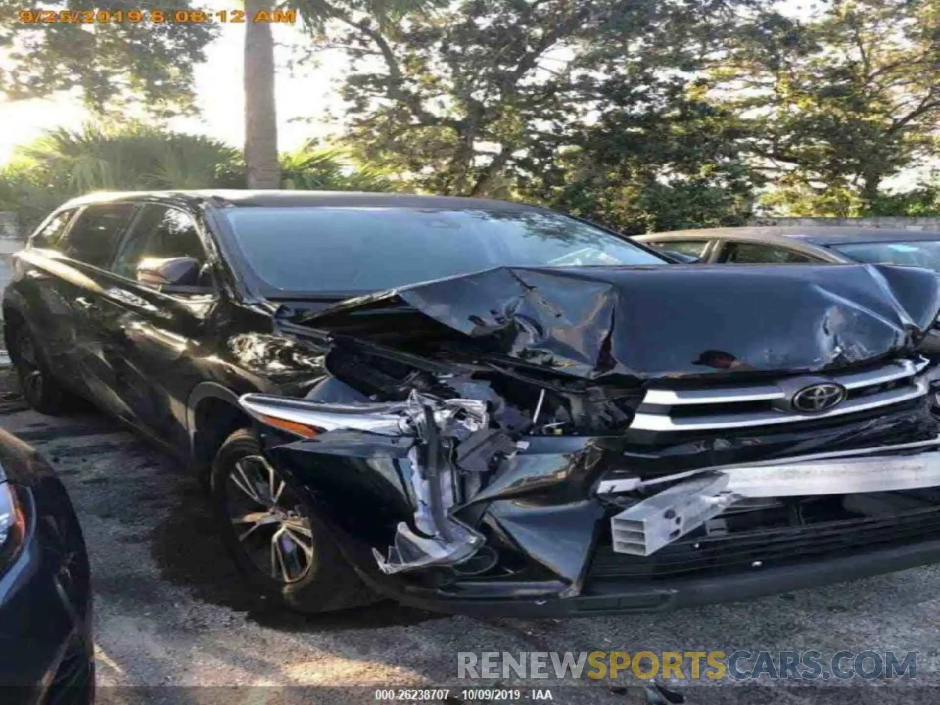 15 Photograph of a damaged car 5TDBZRFH2KS946228 TOYOTA HIGHLANDER 2019