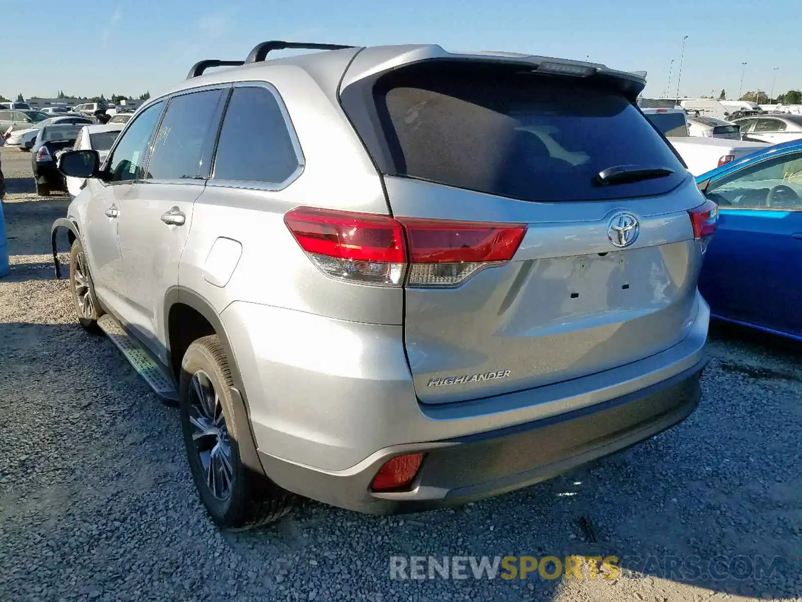 3 Photograph of a damaged car 5TDBZRFH2KS950277 TOYOTA HIGHLANDER 2019