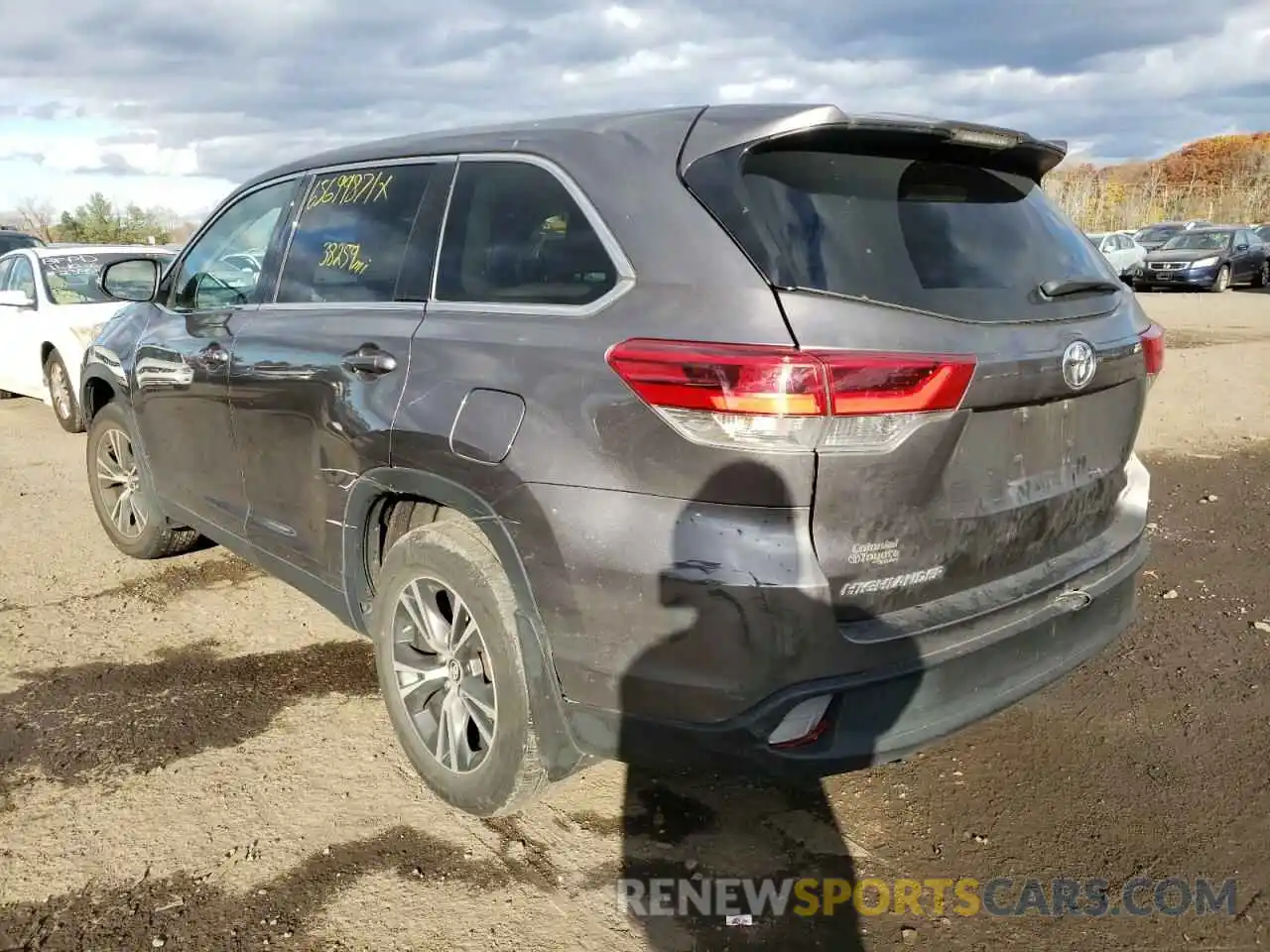 3 Photograph of a damaged car 5TDBZRFH2KS951798 TOYOTA HIGHLANDER 2019