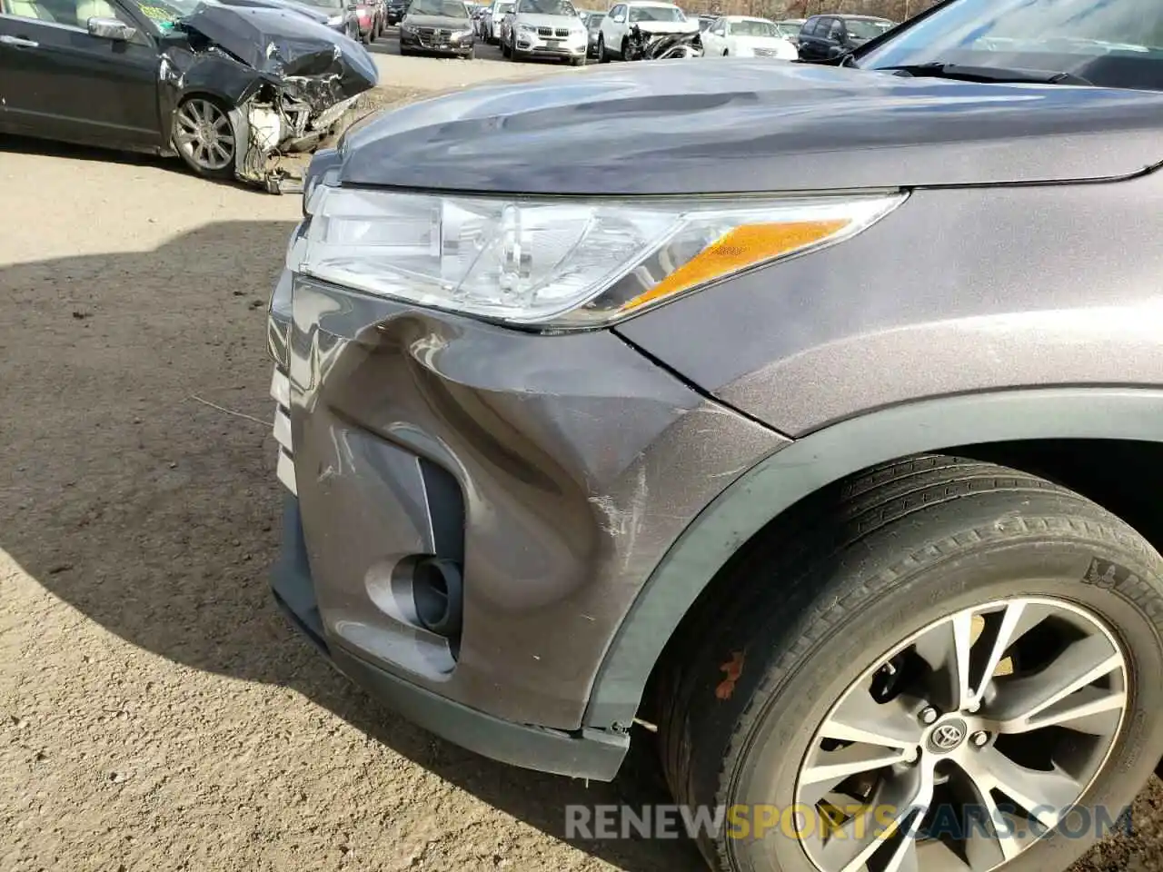 9 Photograph of a damaged car 5TDBZRFH2KS951798 TOYOTA HIGHLANDER 2019