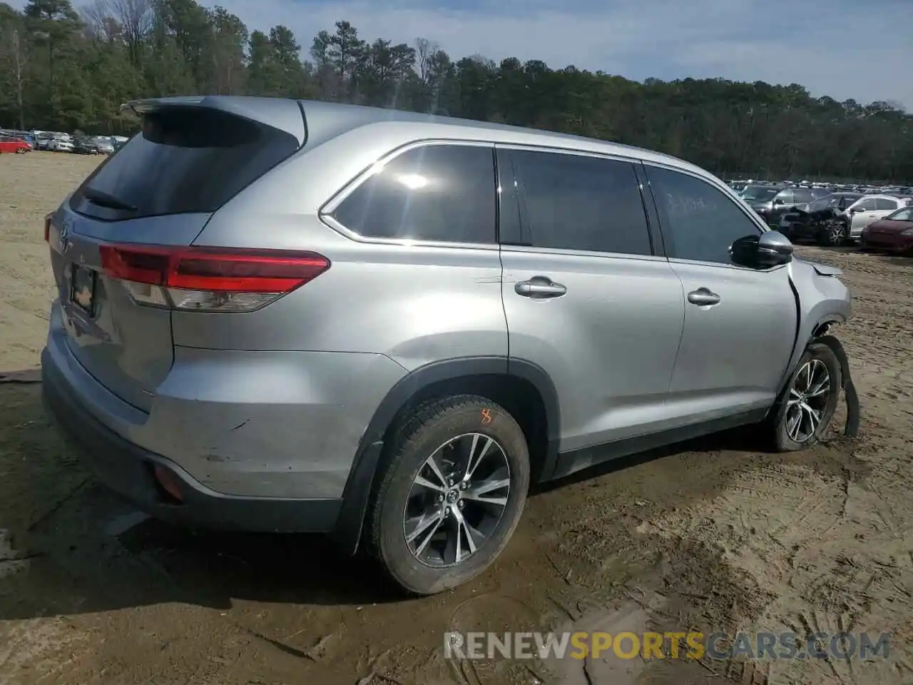 3 Photograph of a damaged car 5TDBZRFH2KS967404 TOYOTA HIGHLANDER 2019