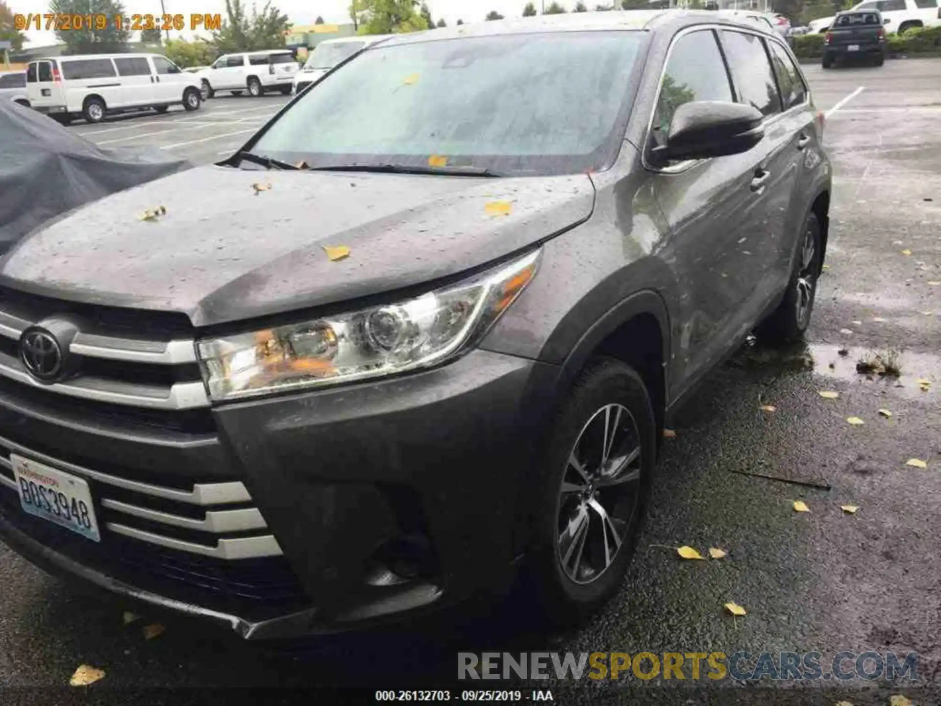 13 Photograph of a damaged car 5TDBZRFH2KS978063 TOYOTA HIGHLANDER 2019