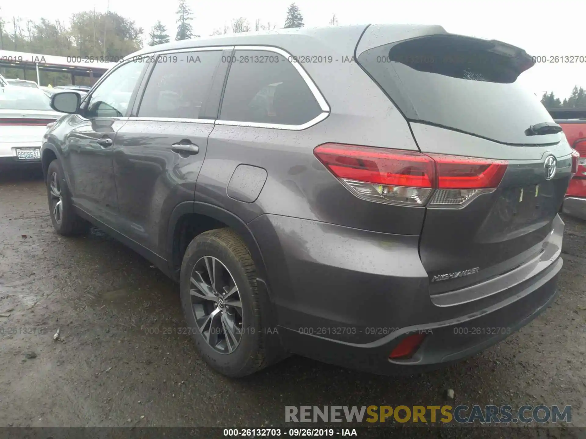 3 Photograph of a damaged car 5TDBZRFH2KS978063 TOYOTA HIGHLANDER 2019