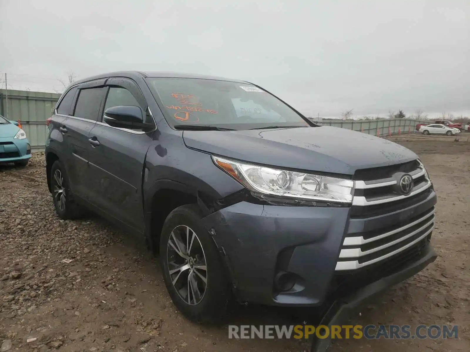 1 Photograph of a damaged car 5TDBZRFH2KS981870 TOYOTA HIGHLANDER 2019