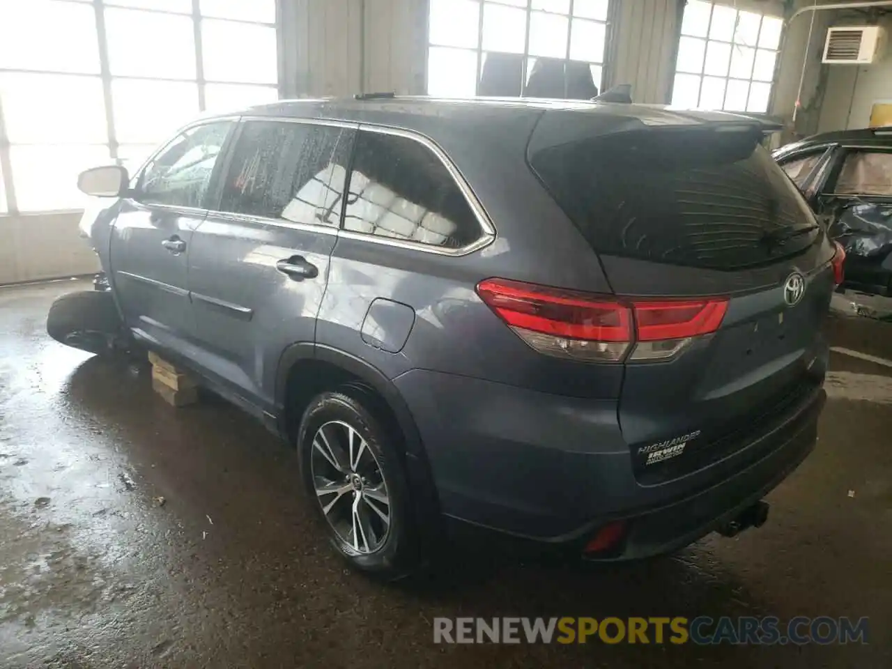 3 Фотография поврежденного автомобиля 5TDBZRFH2KS982436 TOYOTA HIGHLANDER 2019