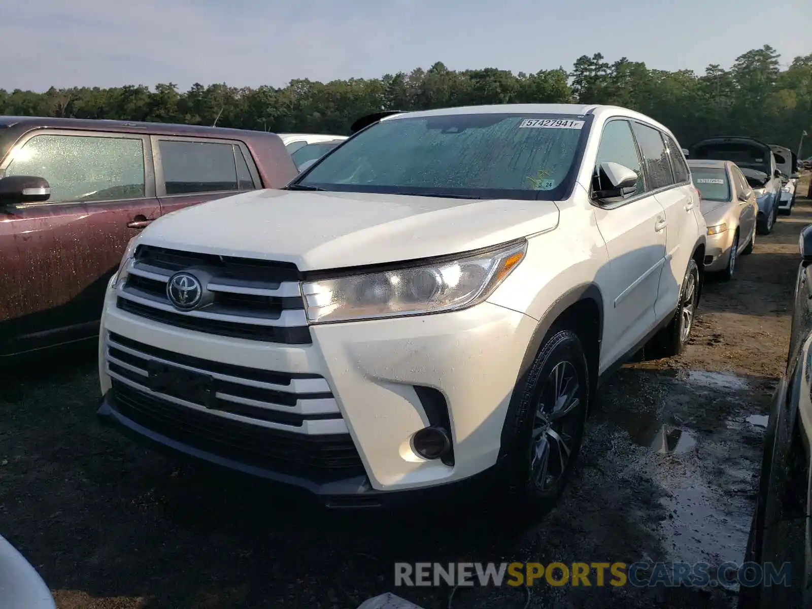 2 Photograph of a damaged car 5TDBZRFH2KS983778 TOYOTA HIGHLANDER 2019