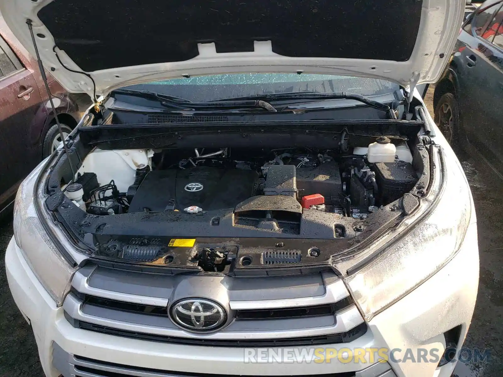 7 Photograph of a damaged car 5TDBZRFH2KS983778 TOYOTA HIGHLANDER 2019