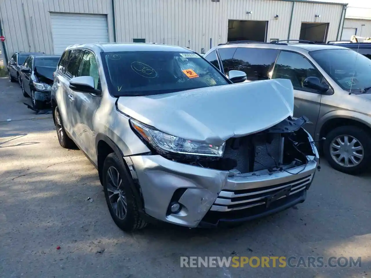 1 Photograph of a damaged car 5TDBZRFH2KS993615 TOYOTA HIGHLANDER 2019