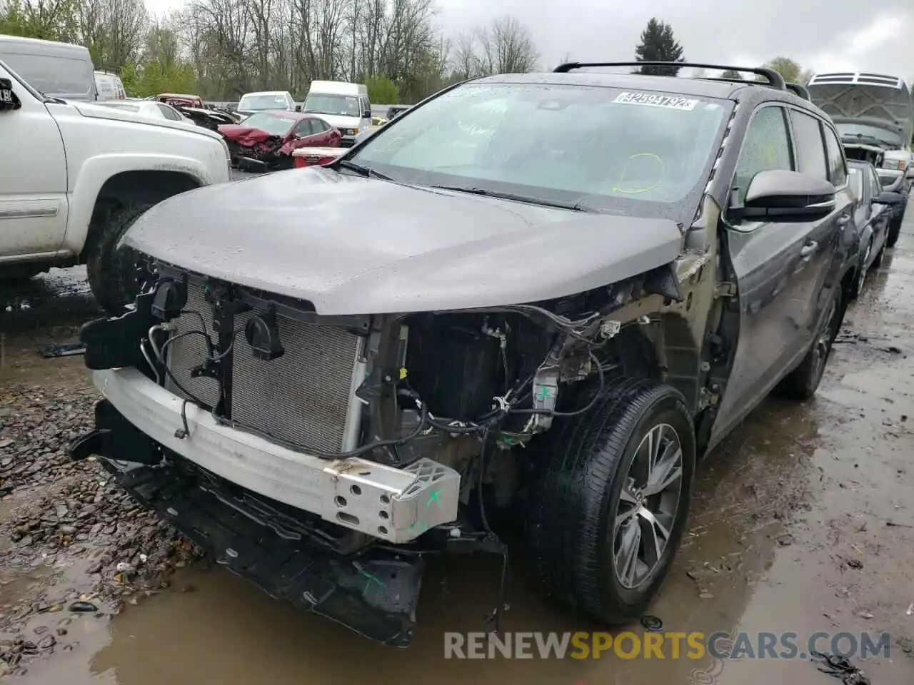 2 Photograph of a damaged car 5TDBZRFH2KS996787 TOYOTA HIGHLANDER 2019