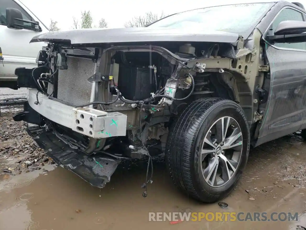 9 Photograph of a damaged car 5TDBZRFH2KS996787 TOYOTA HIGHLANDER 2019