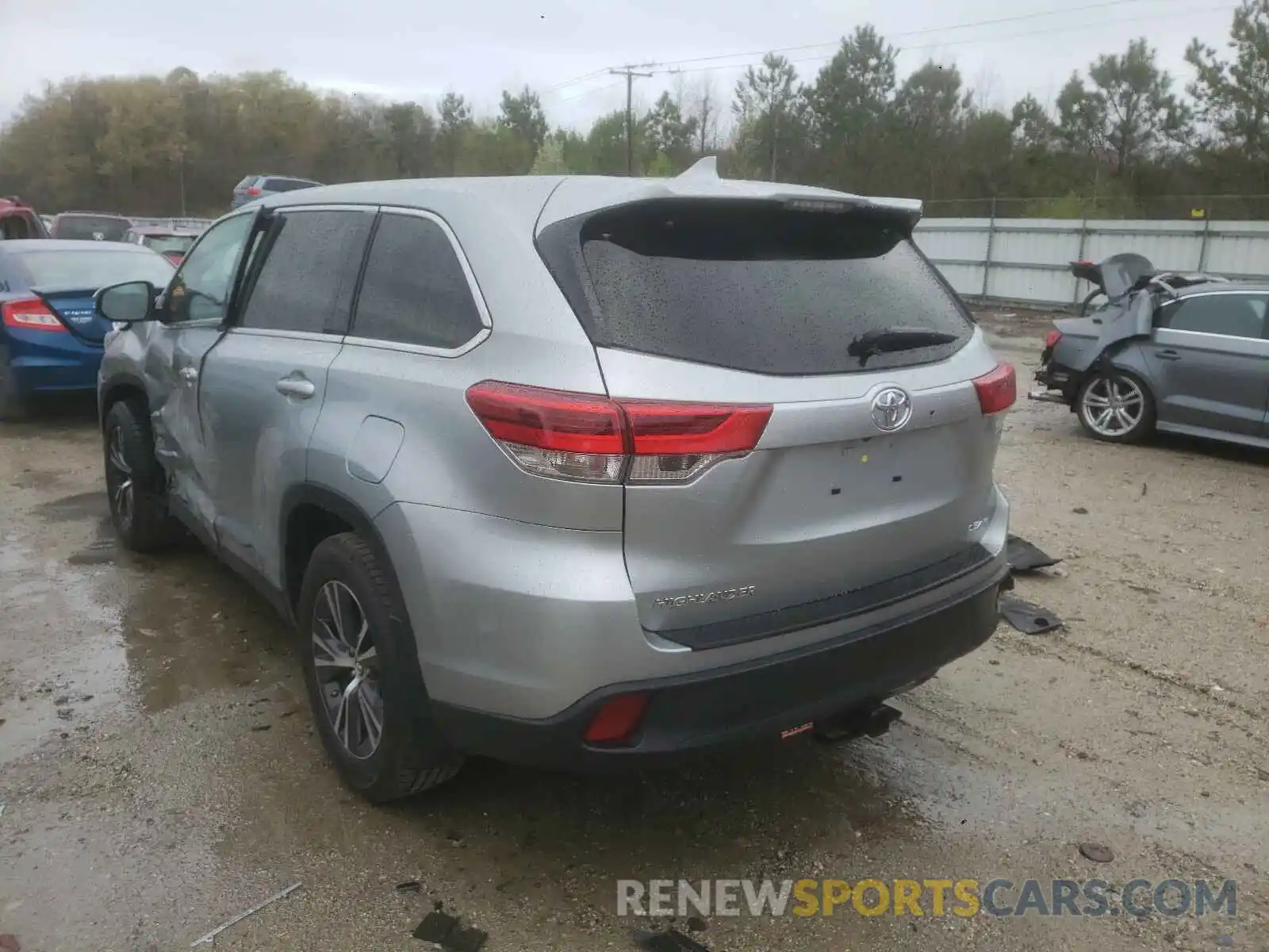 3 Photograph of a damaged car 5TDBZRFH2KS997180 TOYOTA HIGHLANDER 2019