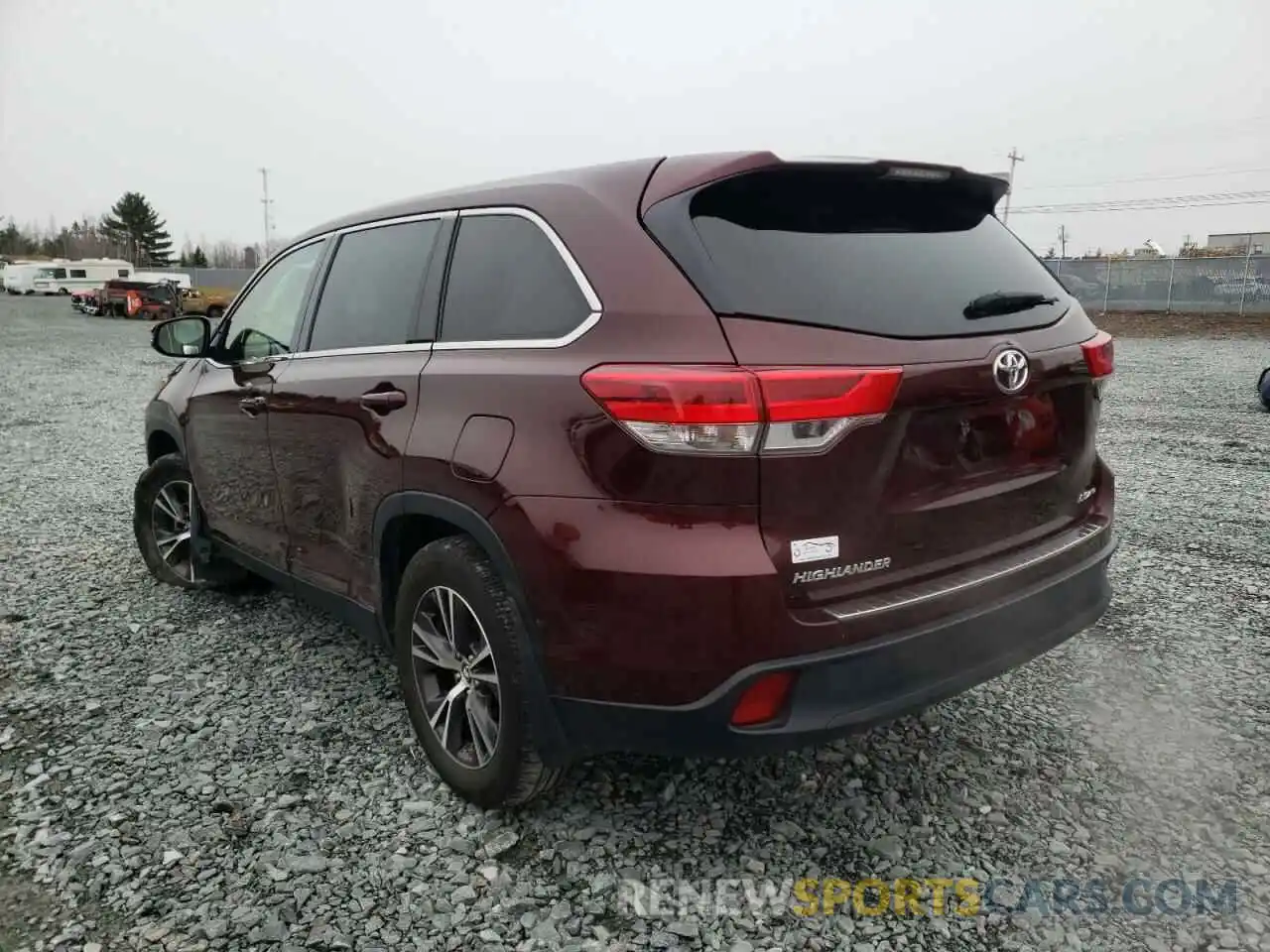 3 Photograph of a damaged car 5TDBZRFH3KS700675 TOYOTA HIGHLANDER 2019