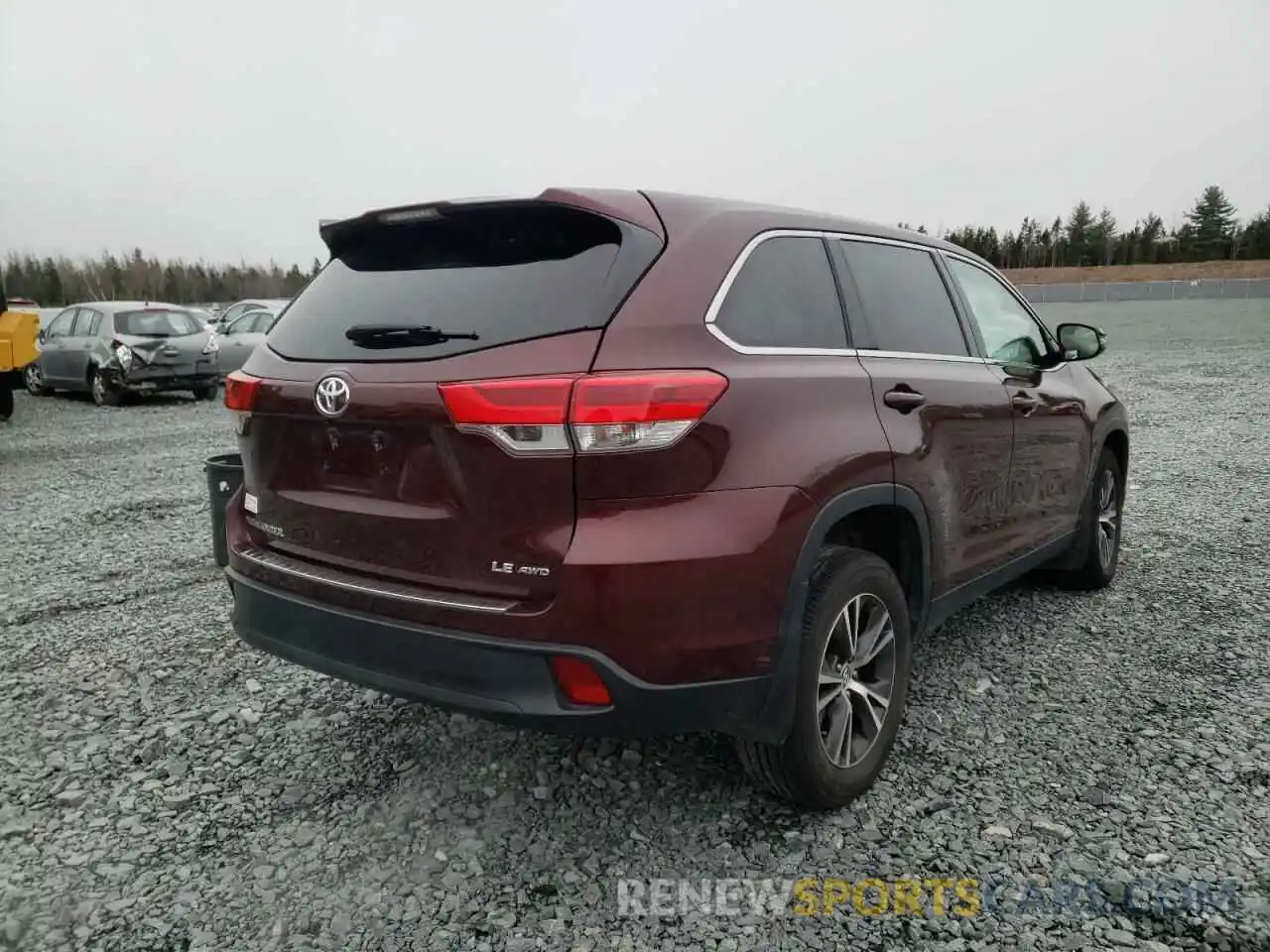 4 Photograph of a damaged car 5TDBZRFH3KS700675 TOYOTA HIGHLANDER 2019