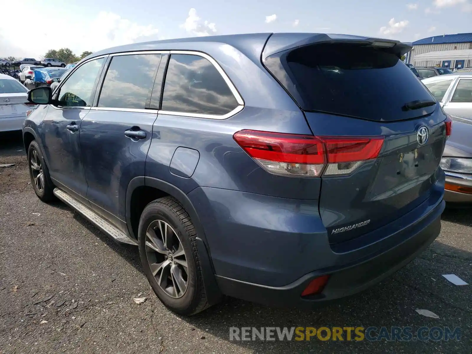 3 Photograph of a damaged car 5TDBZRFH3KS703950 TOYOTA HIGHLANDER 2019