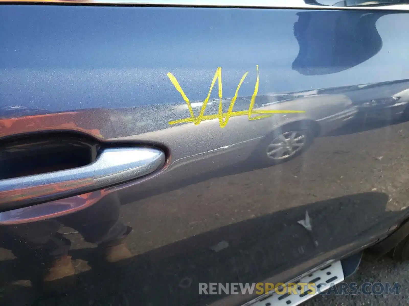 9 Photograph of a damaged car 5TDBZRFH3KS703950 TOYOTA HIGHLANDER 2019