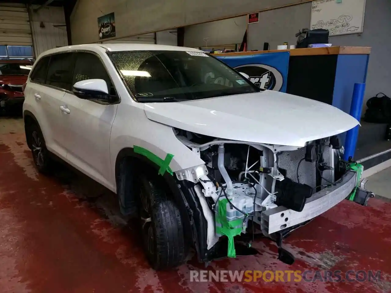 1 Photograph of a damaged car 5TDBZRFH3KS705004 TOYOTA HIGHLANDER 2019