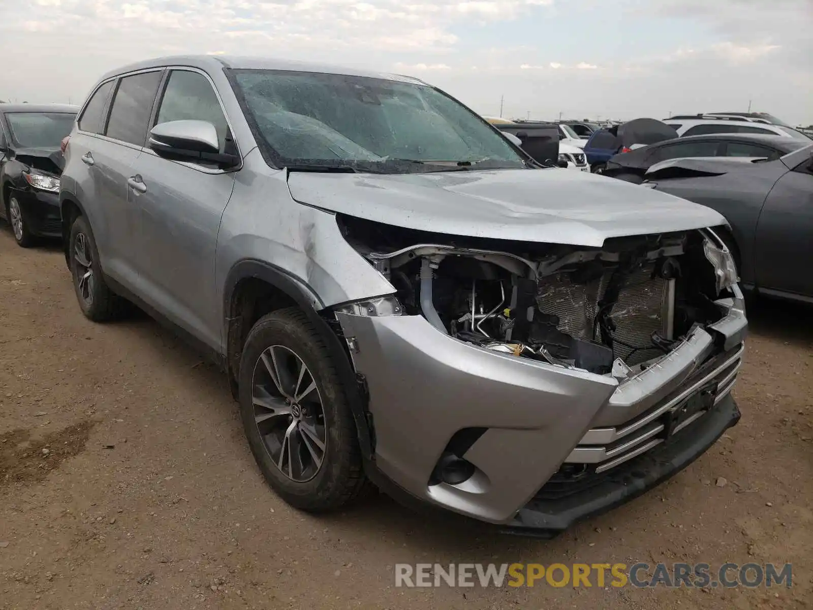 1 Photograph of a damaged car 5TDBZRFH3KS716813 TOYOTA HIGHLANDER 2019