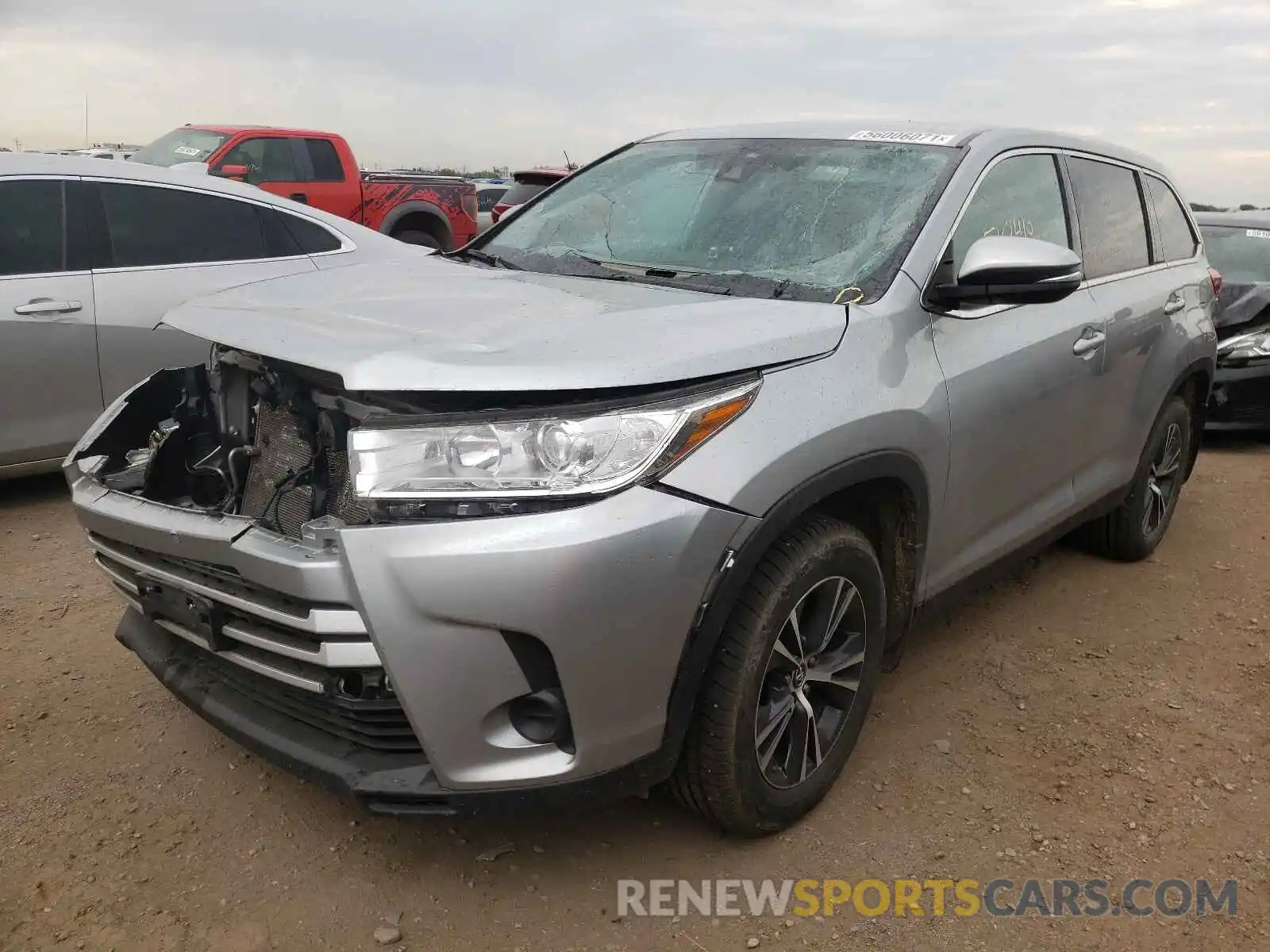 2 Photograph of a damaged car 5TDBZRFH3KS716813 TOYOTA HIGHLANDER 2019