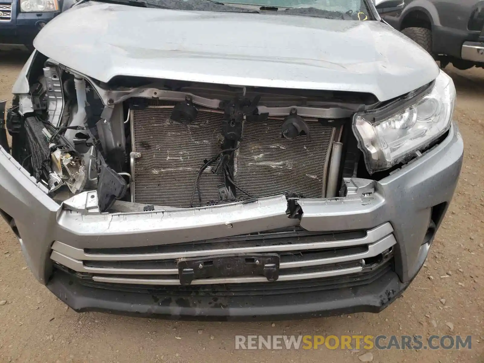 9 Photograph of a damaged car 5TDBZRFH3KS716813 TOYOTA HIGHLANDER 2019