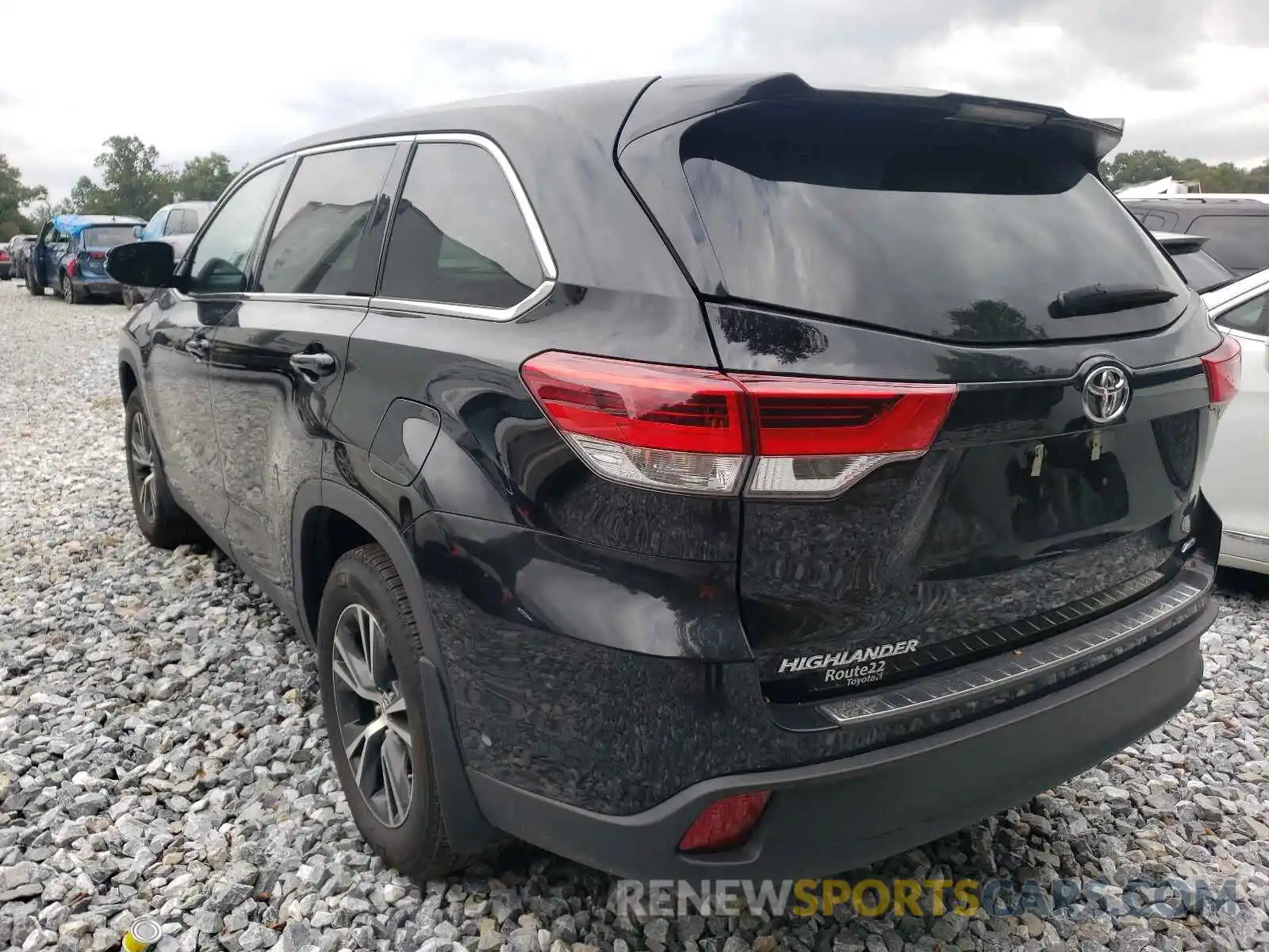 3 Photograph of a damaged car 5TDBZRFH3KS719937 TOYOTA HIGHLANDER 2019