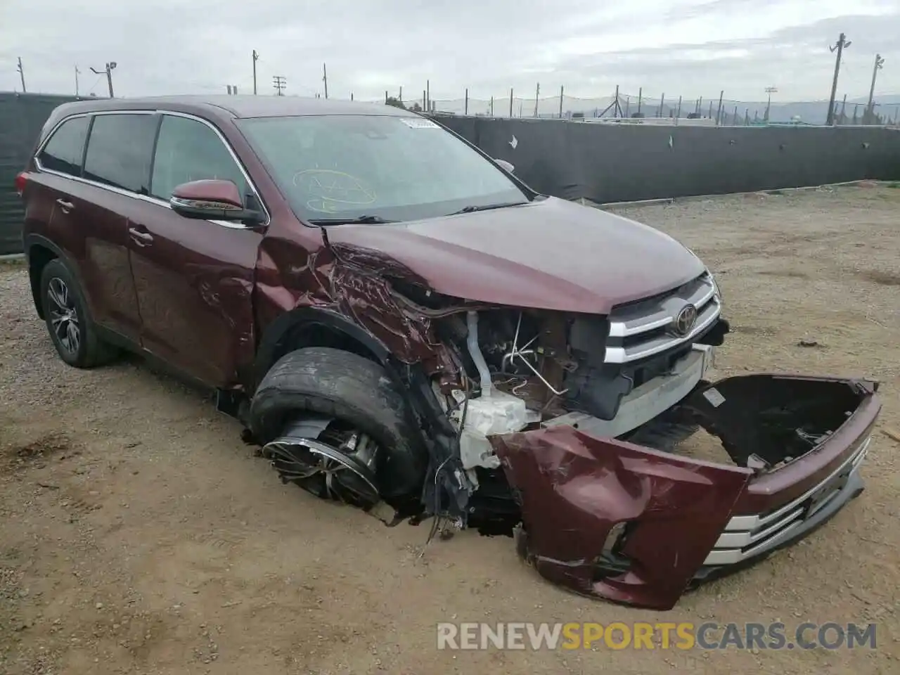 1 Photograph of a damaged car 5TDBZRFH3KS918048 TOYOTA HIGHLANDER 2019