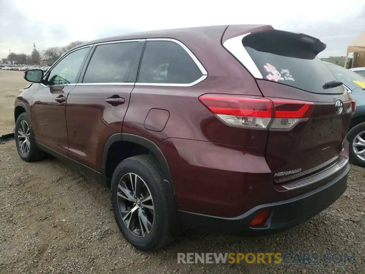 3 Photograph of a damaged car 5TDBZRFH3KS918048 TOYOTA HIGHLANDER 2019