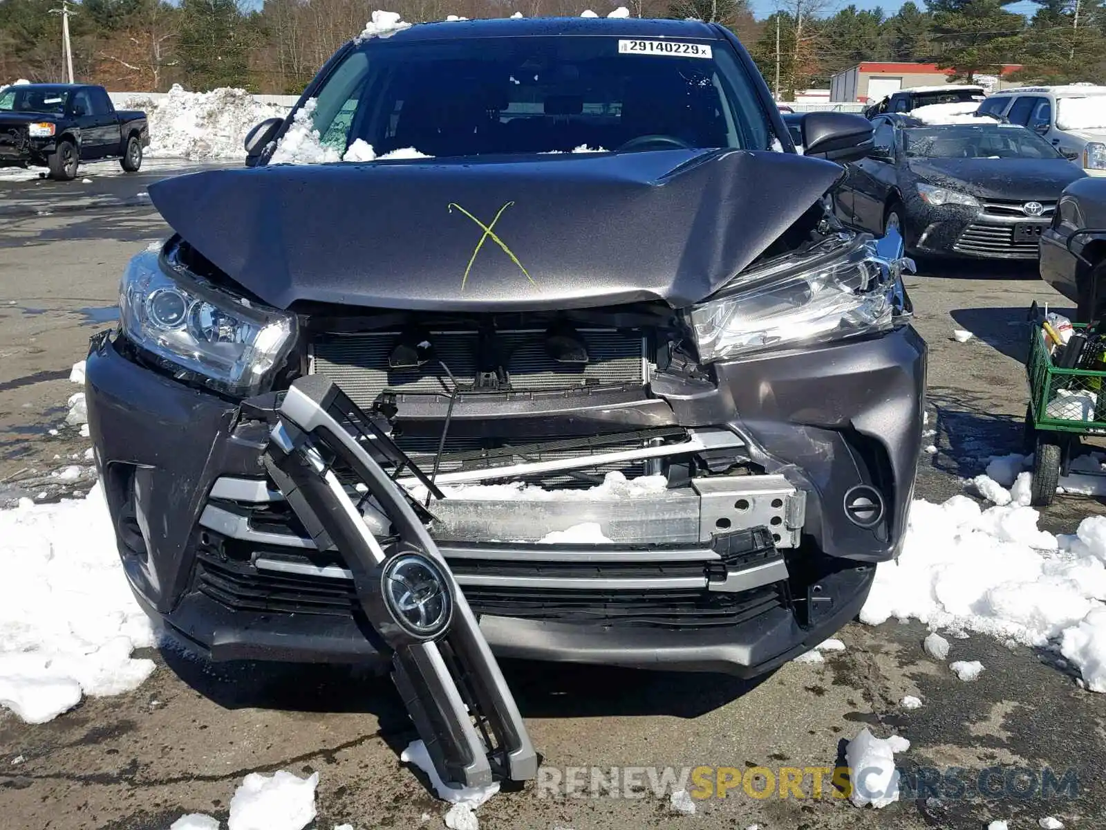 9 Photograph of a damaged car 5TDBZRFH3KS921614 TOYOTA HIGHLANDER 2019