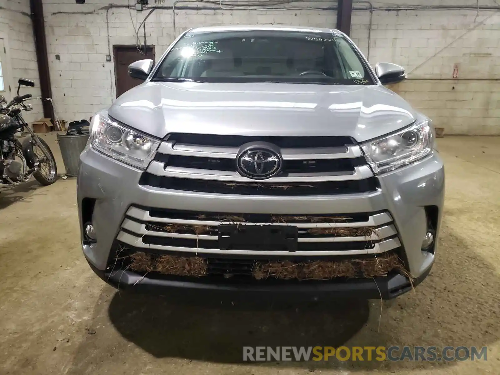 9 Фотография поврежденного автомобиля 5TDBZRFH3KS925887 TOYOTA HIGHLANDER 2019