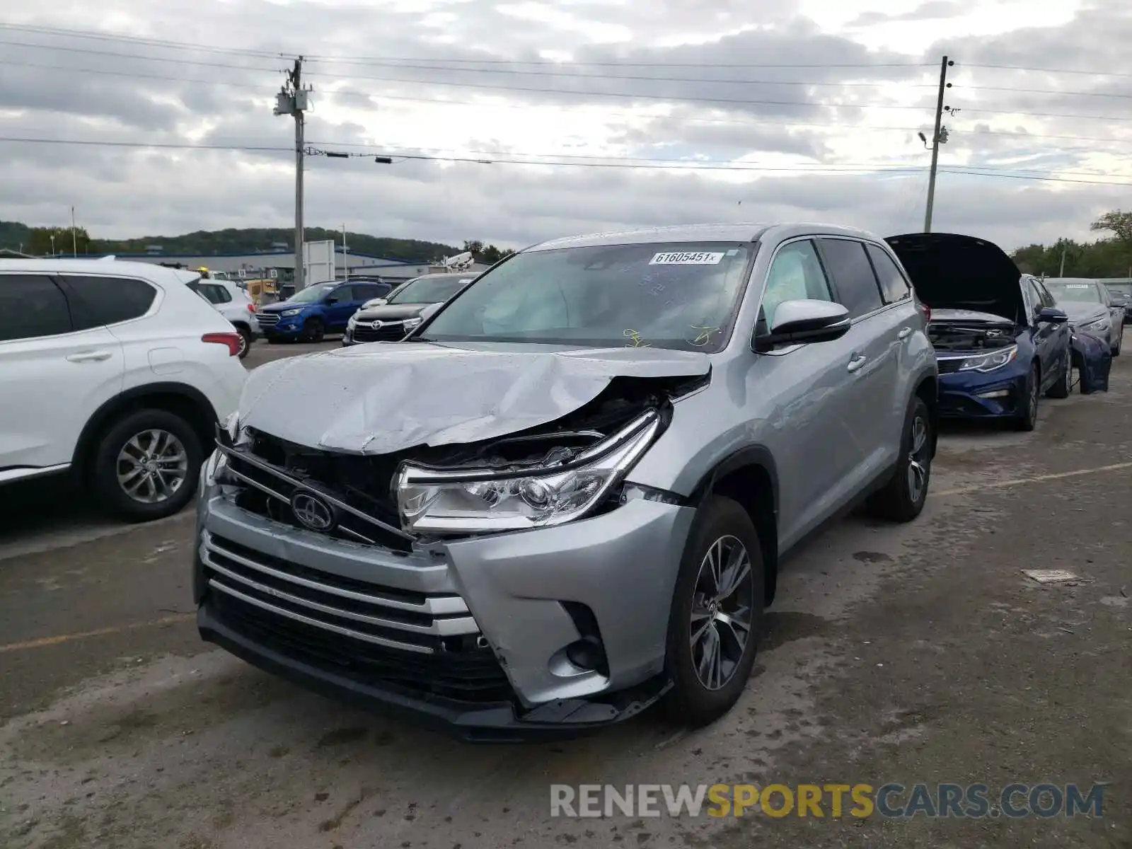 2 Photograph of a damaged car 5TDBZRFH3KS929602 TOYOTA HIGHLANDER 2019