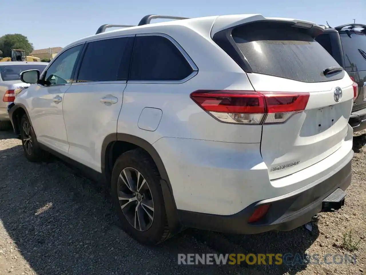 3 Photograph of a damaged car 5TDBZRFH3KS933827 TOYOTA HIGHLANDER 2019