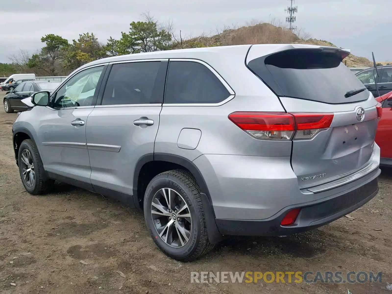 3 Photograph of a damaged car 5TDBZRFH3KS939241 TOYOTA HIGHLANDER 2019