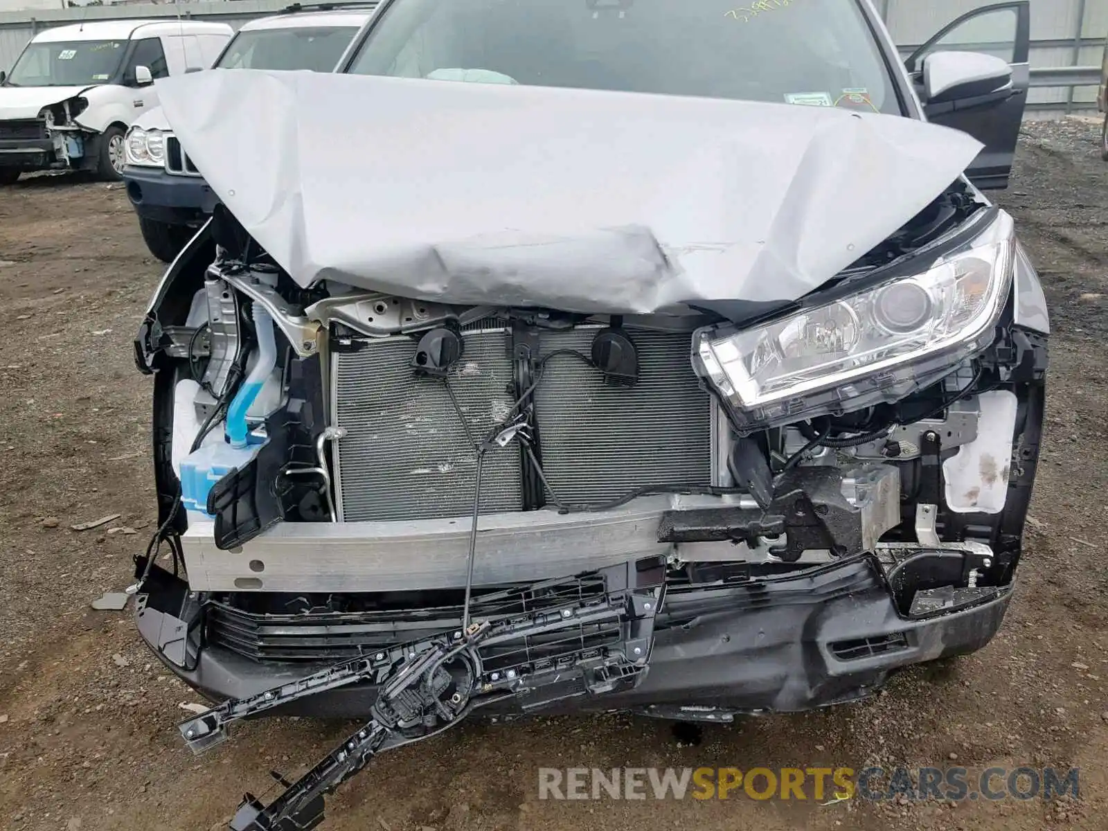 7 Photograph of a damaged car 5TDBZRFH3KS939241 TOYOTA HIGHLANDER 2019