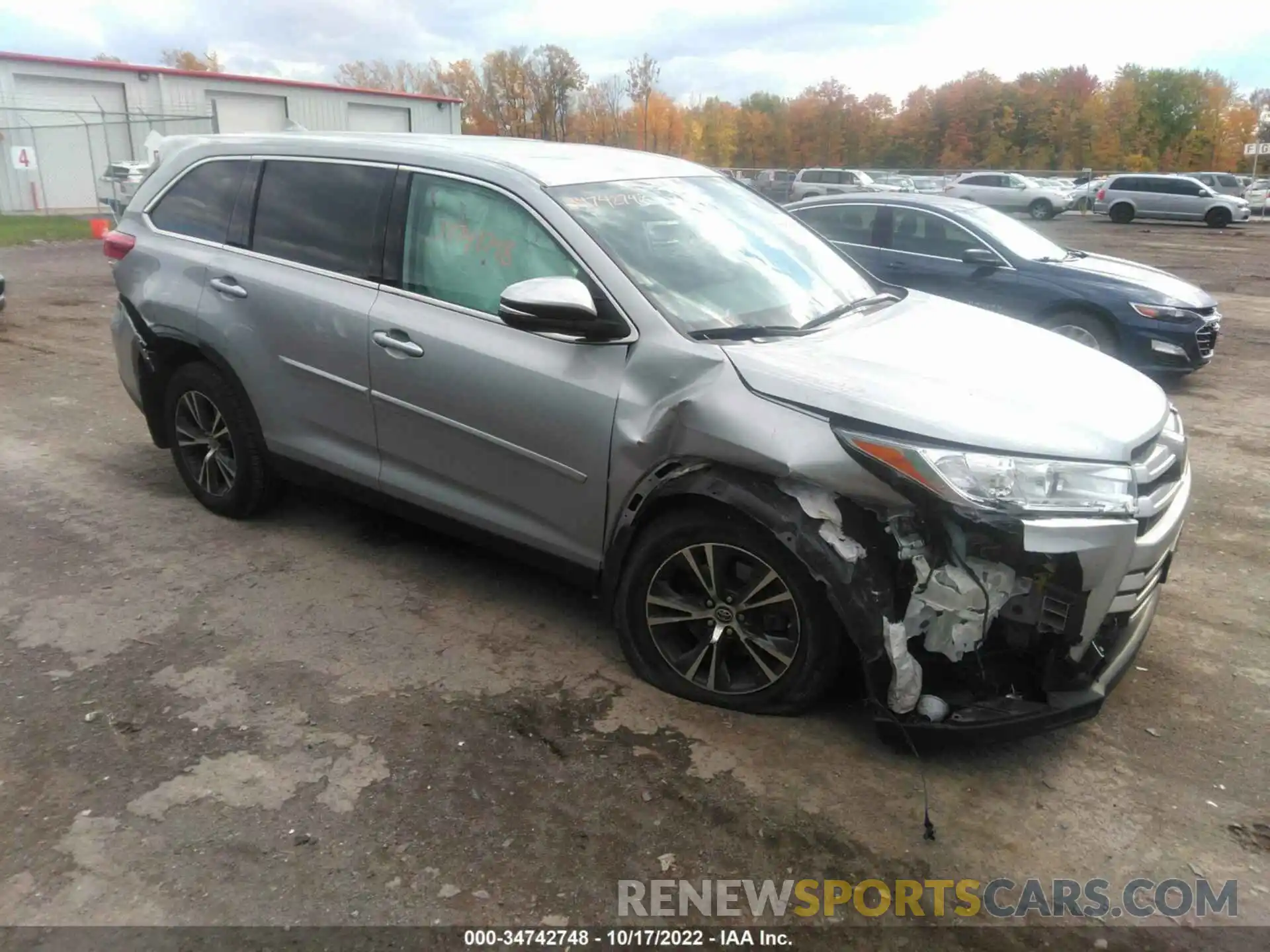 1 Photograph of a damaged car 5TDBZRFH3KS942320 TOYOTA HIGHLANDER 2019