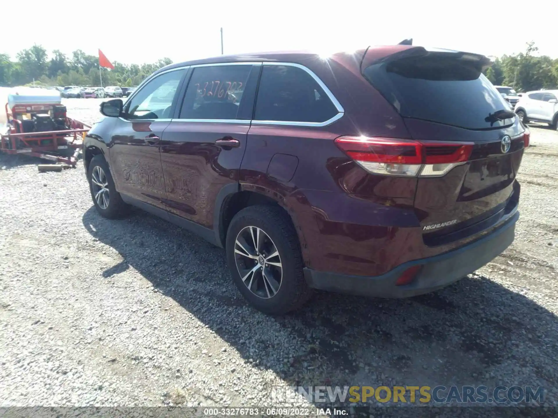 3 Photograph of a damaged car 5TDBZRFH3KS942608 TOYOTA HIGHLANDER 2019