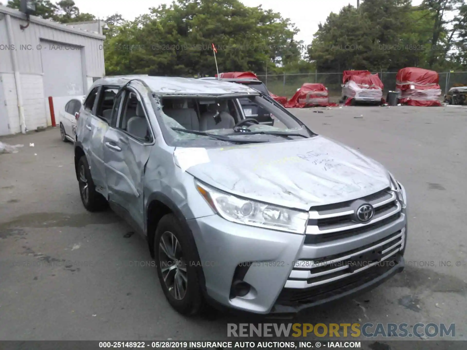 6 Photograph of a damaged car 5TDBZRFH3KS945654 TOYOTA HIGHLANDER 2019