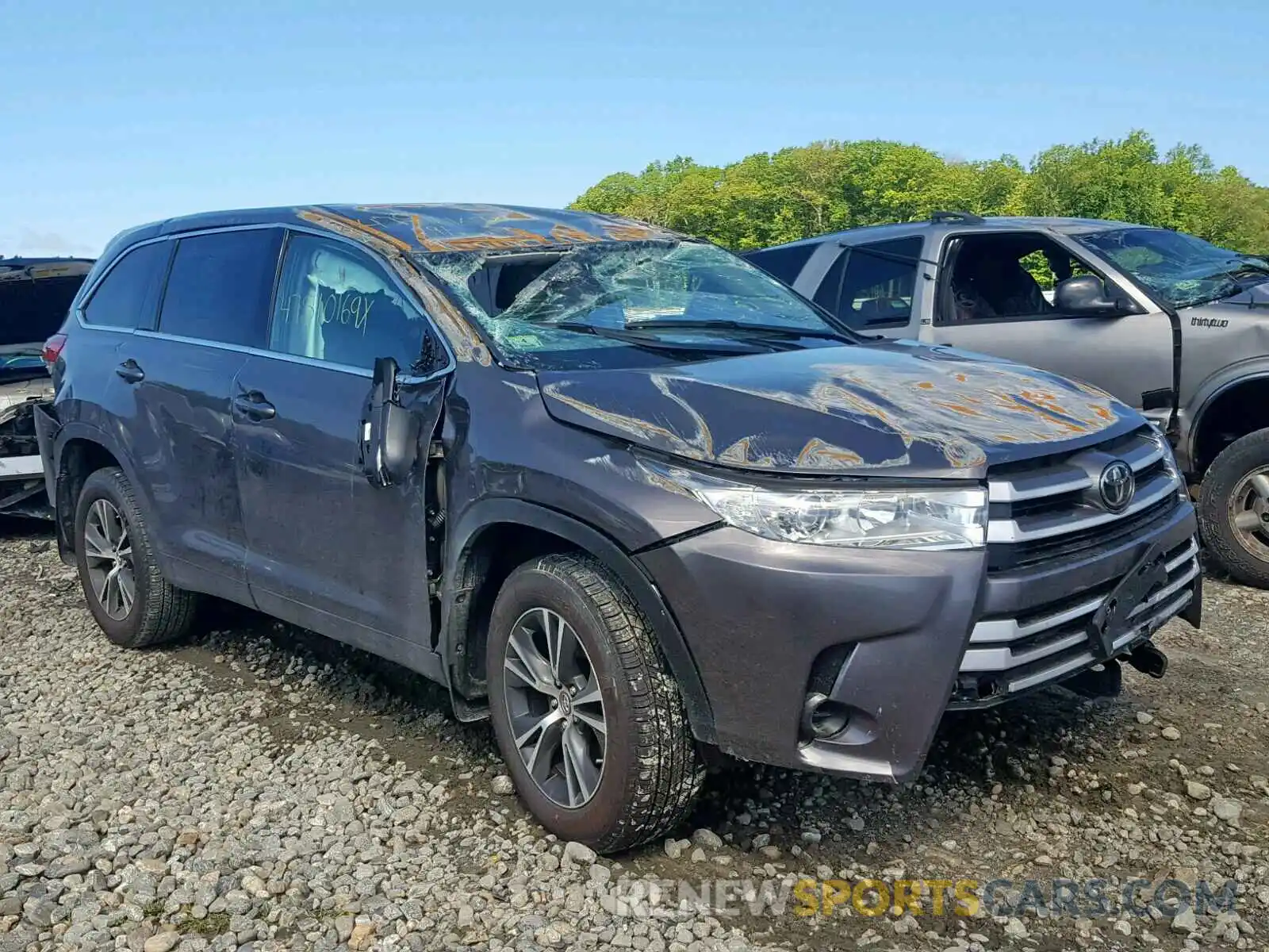 1 Фотография поврежденного автомобиля 5TDBZRFH3KS946108 TOYOTA HIGHLANDER 2019