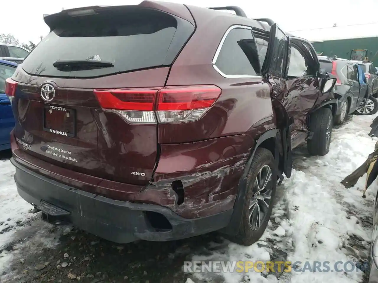 4 Photograph of a damaged car 5TDBZRFH3KS950885 TOYOTA HIGHLANDER 2019