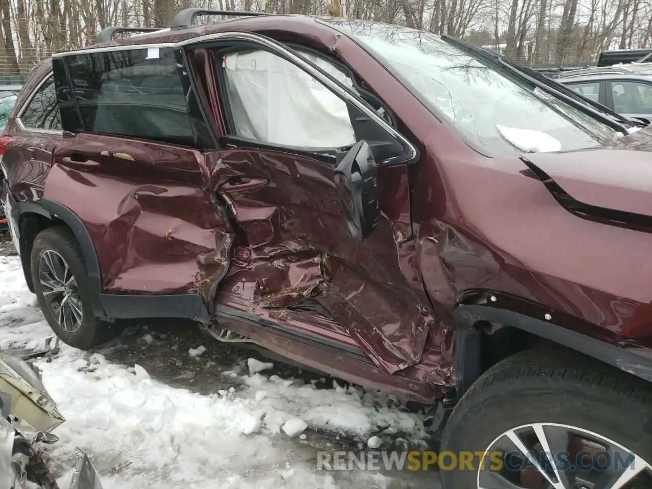 9 Photograph of a damaged car 5TDBZRFH3KS950885 TOYOTA HIGHLANDER 2019