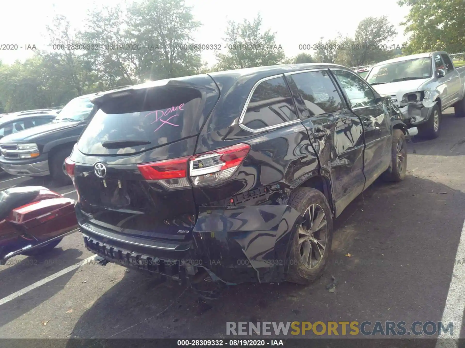 4 Photograph of a damaged car 5TDBZRFH3KS957870 TOYOTA HIGHLANDER 2019