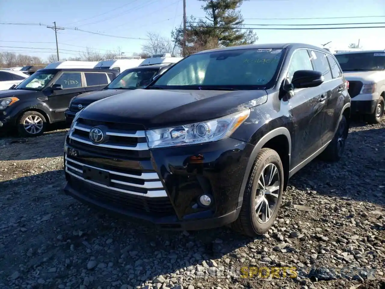 2 Photograph of a damaged car 5TDBZRFH3KS959277 TOYOTA HIGHLANDER 2019